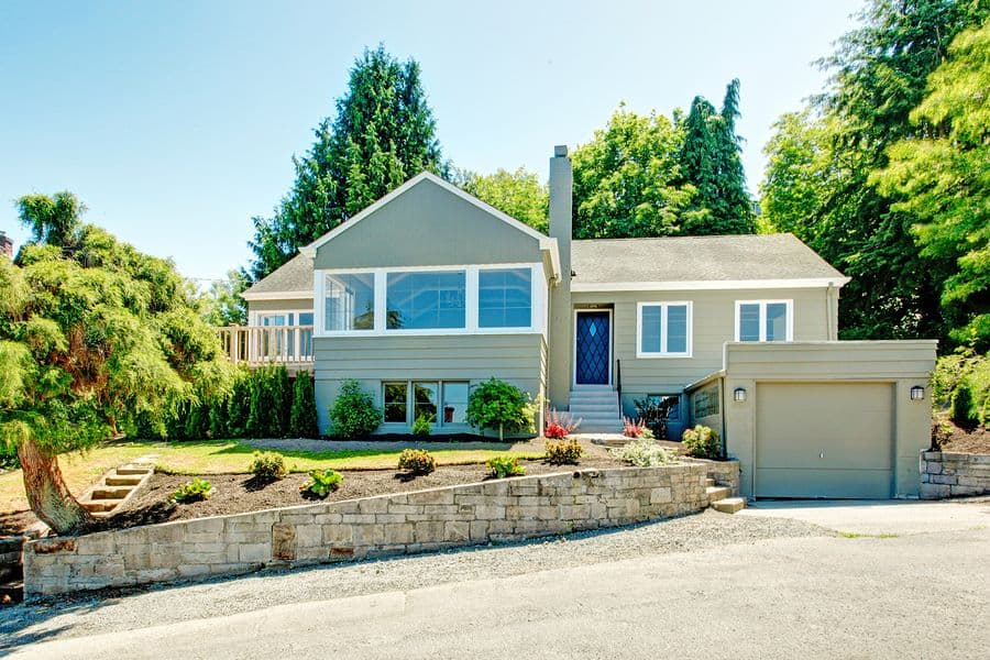 House Exterior With Curb