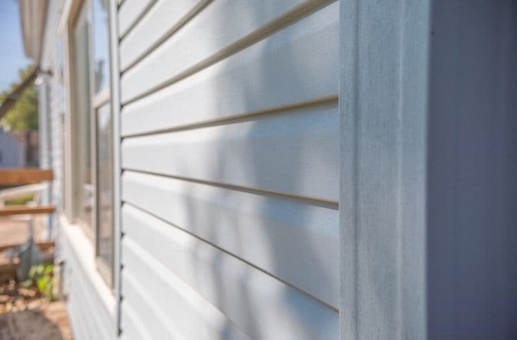 siding up close